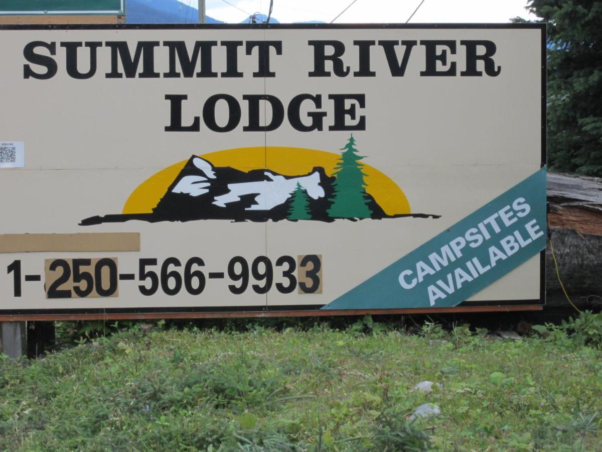 Summit River Lodge & Campsites バルマウント エクステリア 写真