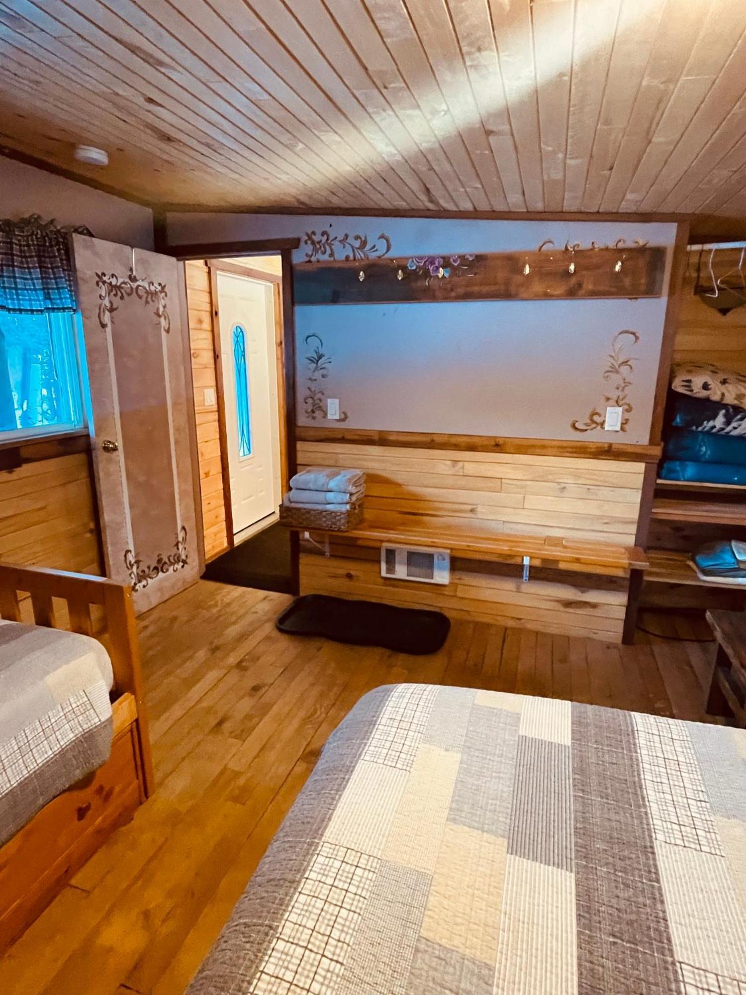 Summit River Lodge & Campsites バルマウント エクステリア 写真